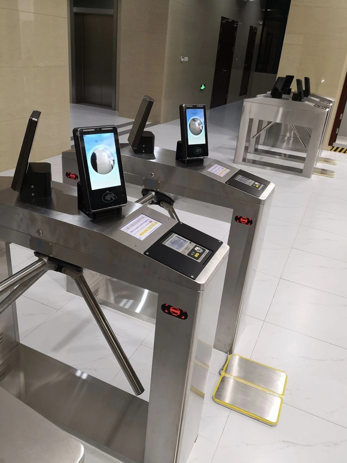 �������o��T������